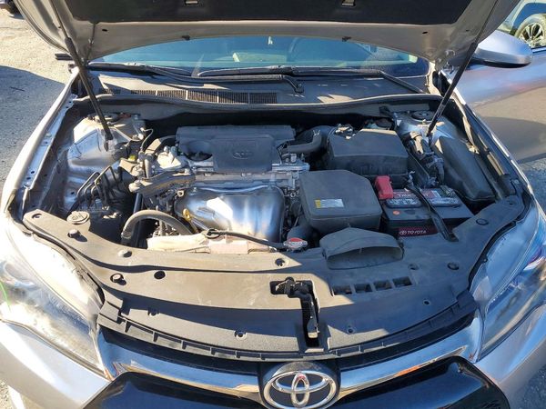 2016 TOYOTA CAMRY — Engine bay