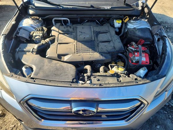 2019 SUBARU OUTBACK Limited+M/R+ES+NAVI — Engine bay