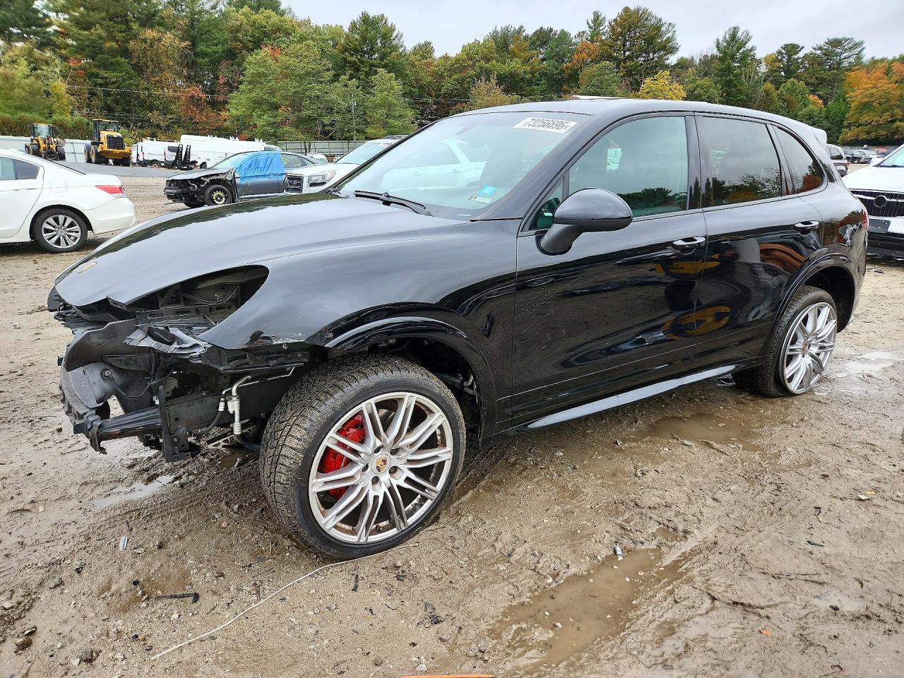 2014 PORSCHE CAYENNE GTS — Front 3/4