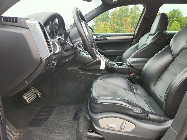 2014 PORSCHE CAYENNE GTS — DENT