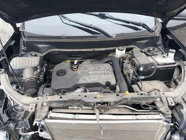 2021 CHEVROLET EQUINOX LS — Engine bay
