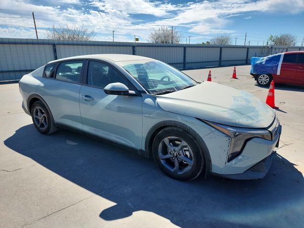 2026 KIA K4 LX, LXS — Passenger 3/4