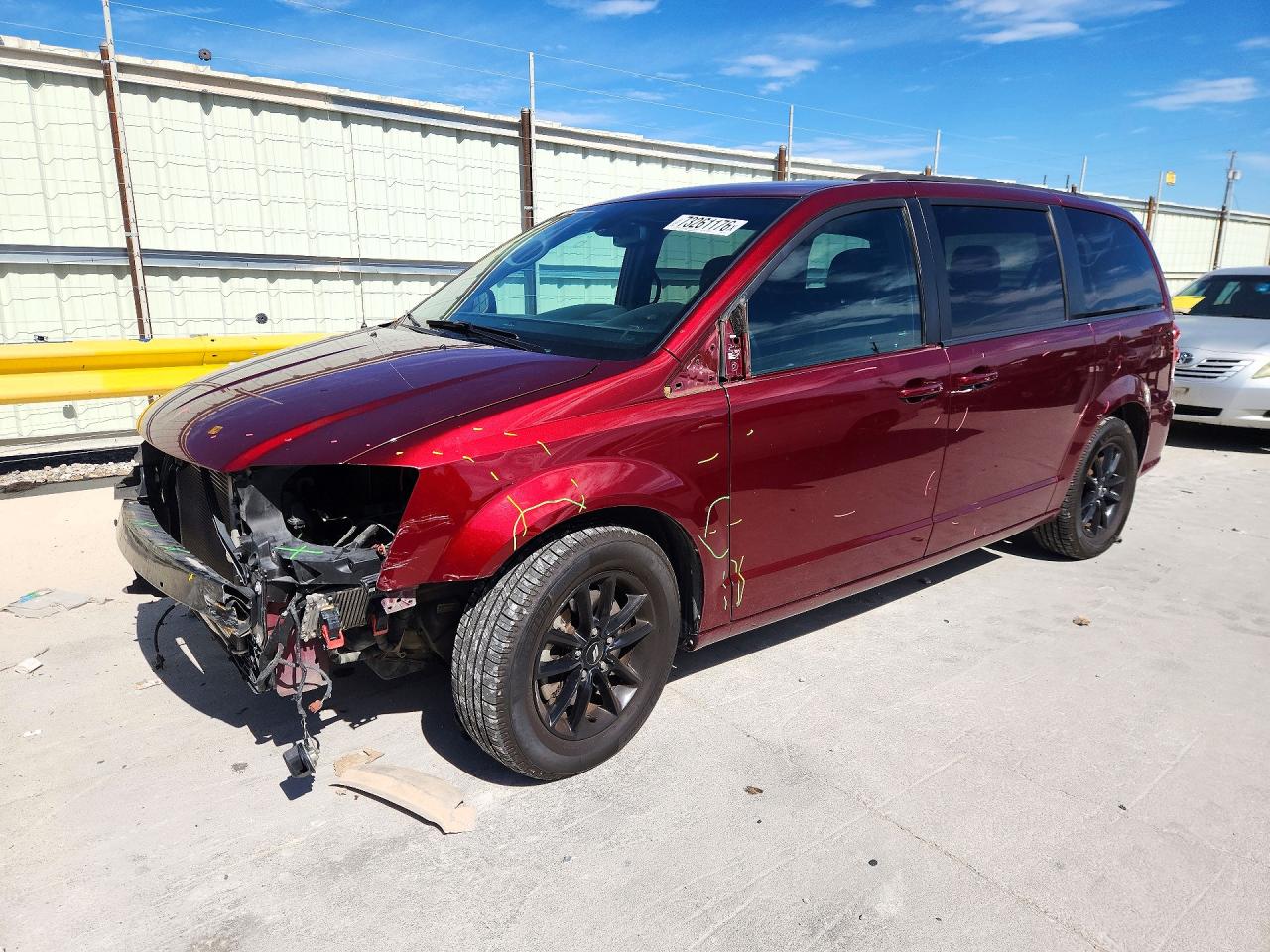 2019 DODGE GRAND CARAVAN GT — Front 3/4