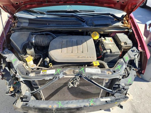 2019 DODGE GRAND CARAVAN GT — Engine bay