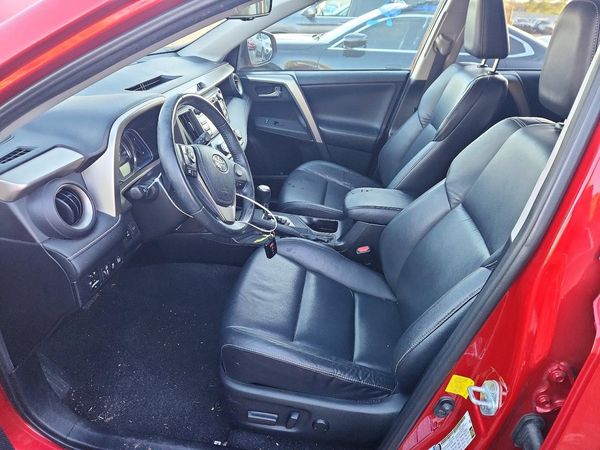 2014 TOYOTA RAV4 High — DENT