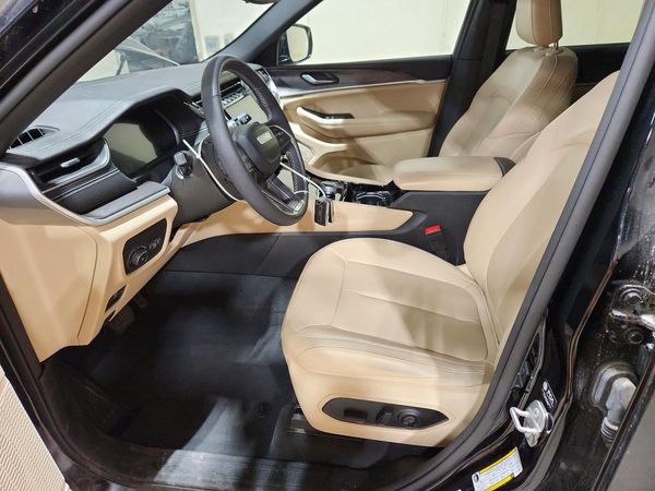 2023 JEEP CHEROKEE Limited — DENT