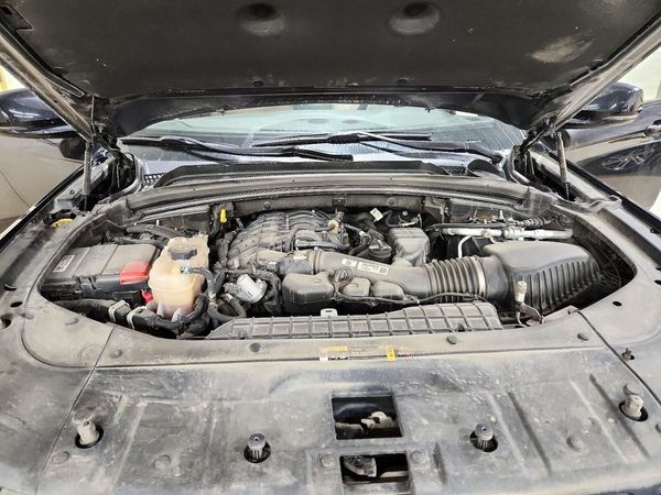 2023 JEEP CHEROKEE Limited — Engine bay