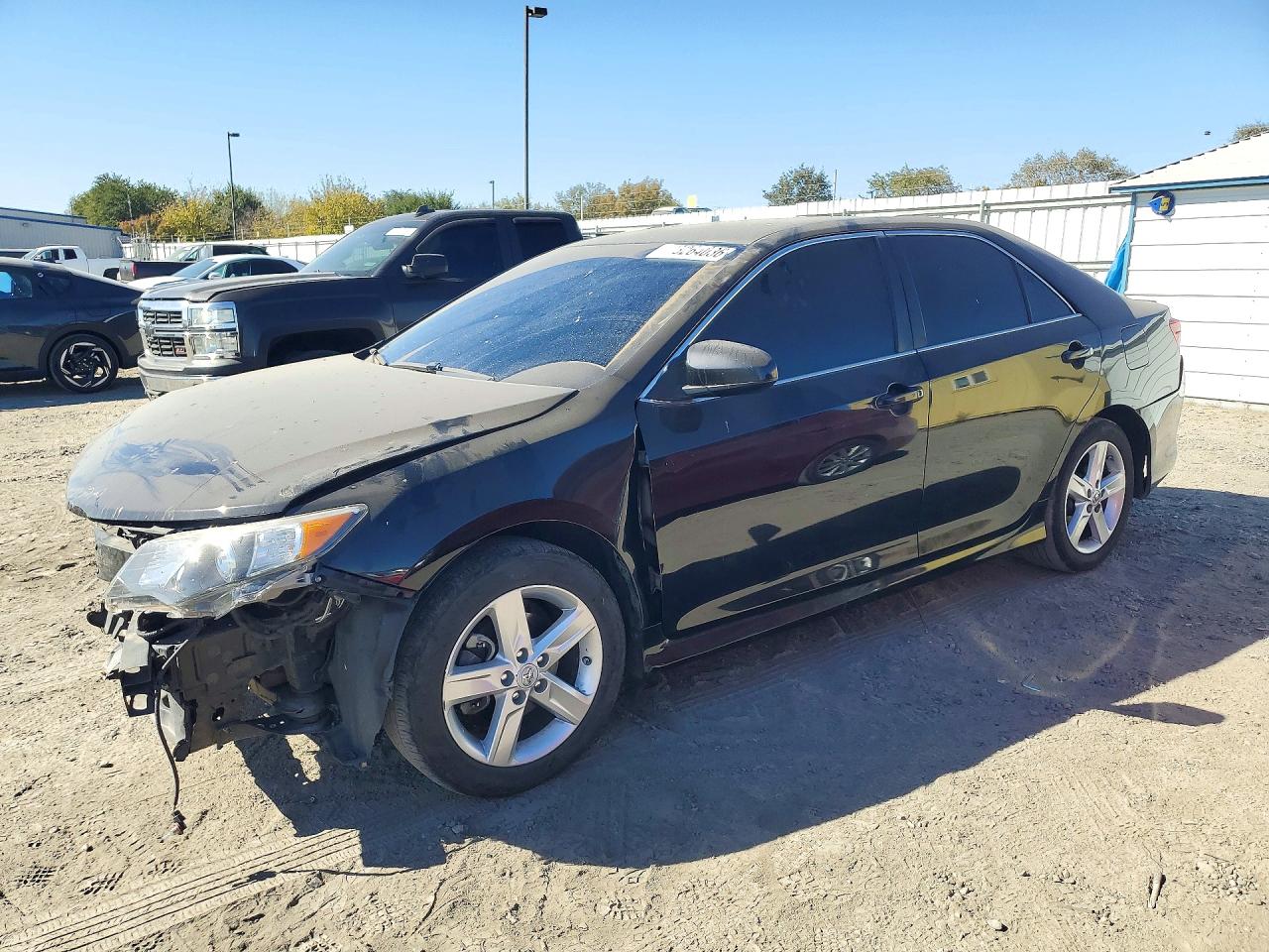 2012 TOYOTA CAMRY — Front 3/4