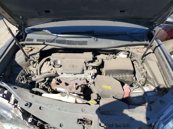 2012 TOYOTA CAMRY — Engine bay