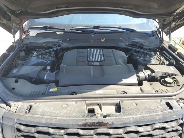 2019 LAND ROVER RANGE ROVER Supercharged LWB — Engine bay