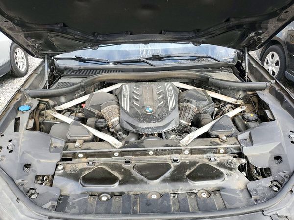 2020 BMW X5 M50i — Engine bay