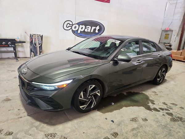 2024 HYUNDAI ELANTRA Limited — Front 3/4