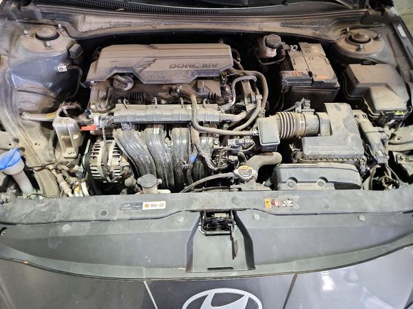 2024 HYUNDAI ELANTRA Limited — Engine bay