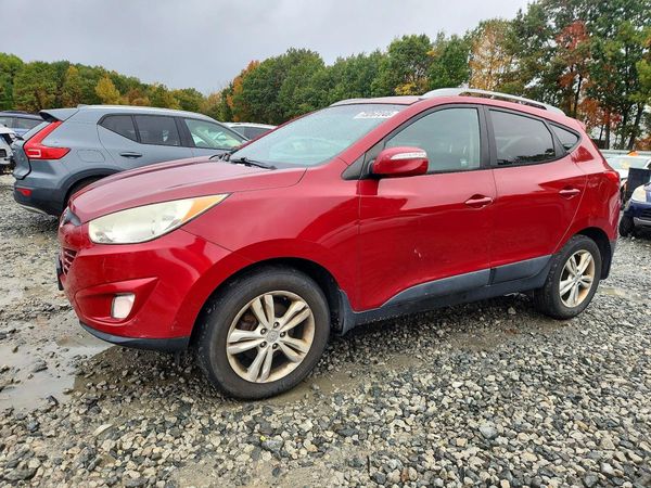 2013 HYUNDAI TUCSON — Front 3/4