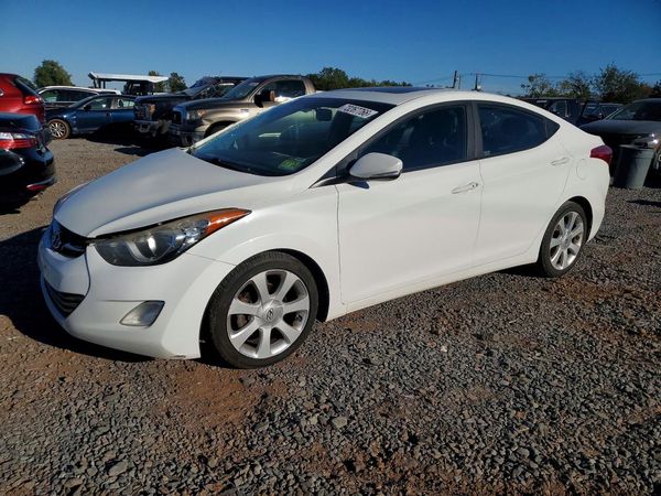 2013 HYUNDAI ELANTRA — Front 3/4