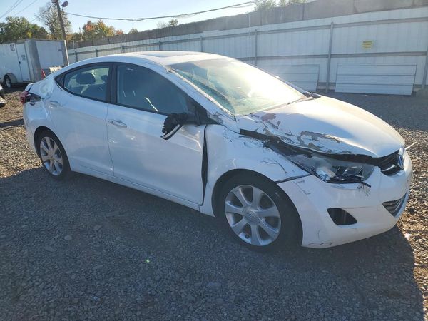 2013 HYUNDAI ELANTRA — Passenger 3/4