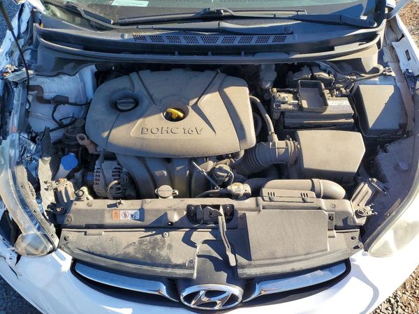 2013 HYUNDAI ELANTRA — Engine bay