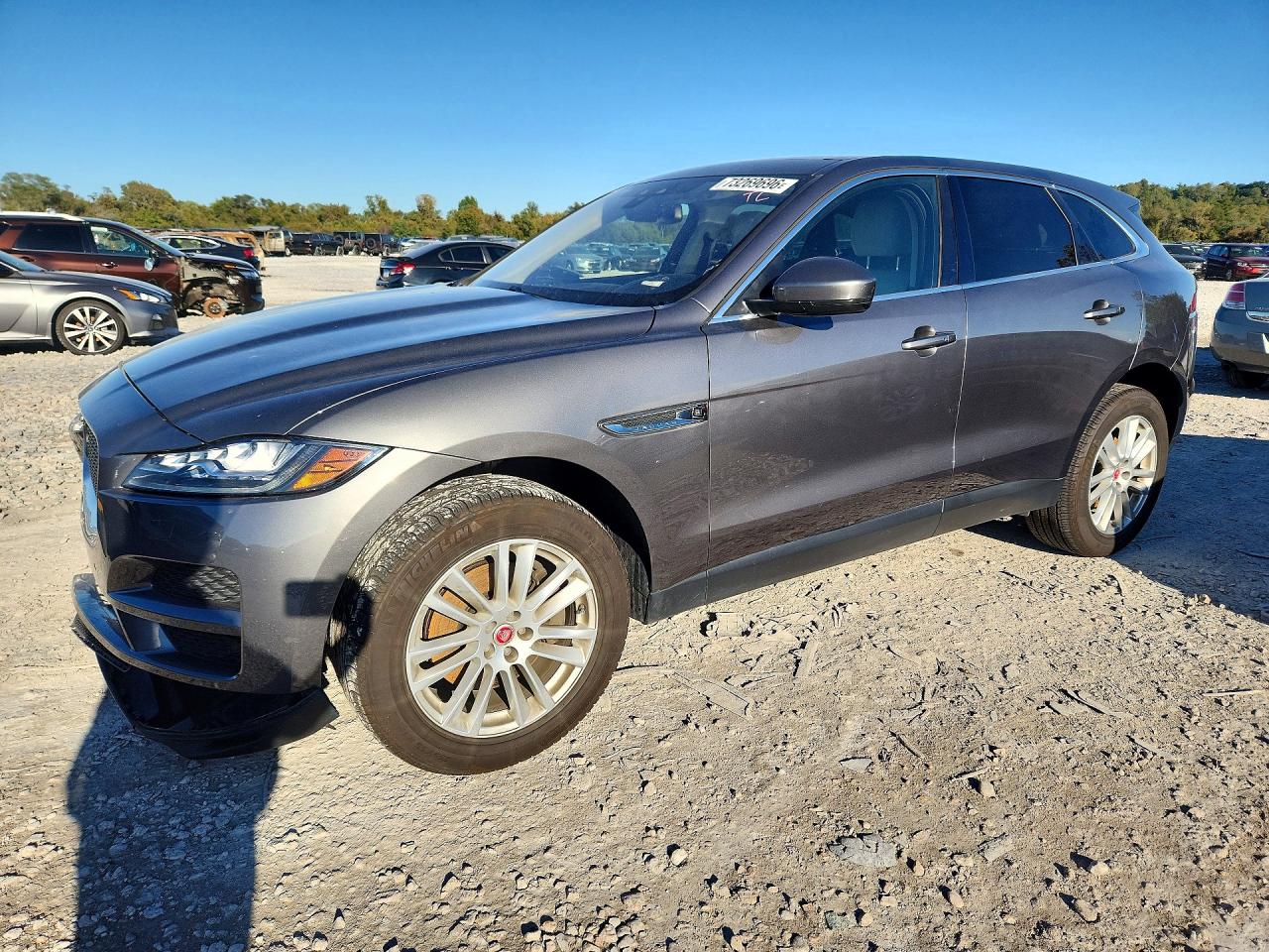 2017 JAGUAR F-PACE Prestige — Front 3/4