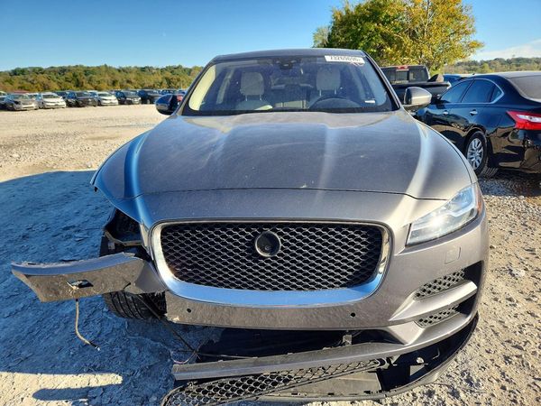 2017 JAGUAR F-PACE Prestige — DIRF