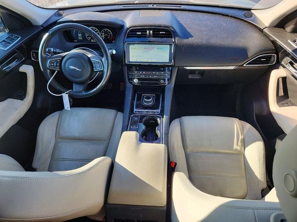 2017 JAGUAR F-PACE Prestige — CKPT