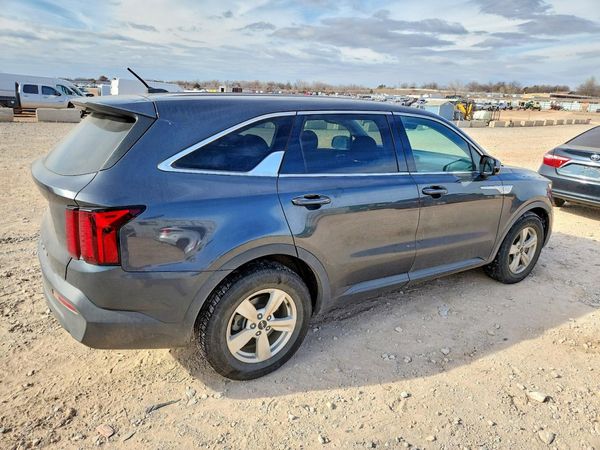 2022 KIA SORENTO LX