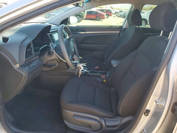 2020 HYUNDAI ELANTRA SE — DENT