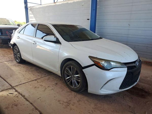 2017 TOYOTA CAMRY LE/SE/XLE/XSE — Passenger 3/4