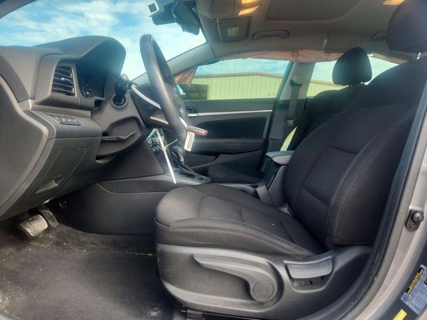 2019 HYUNDAI ELANTRA — DENT