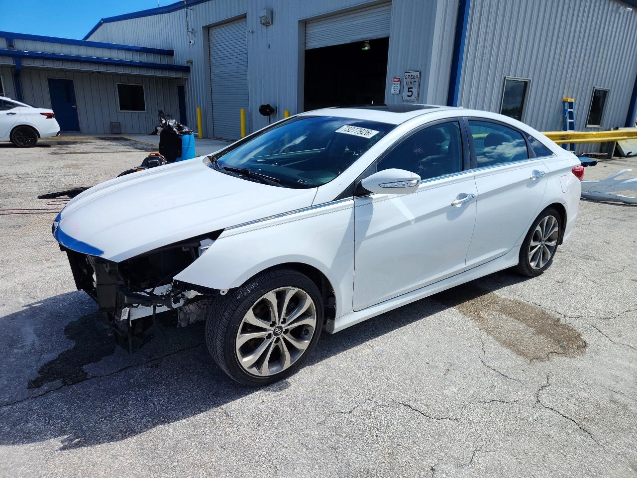 2014 HYUNDAI SONATA — Front 3/4