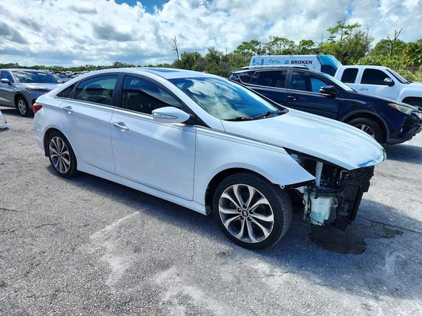 2014 HYUNDAI SONATA — Passenger 3/4