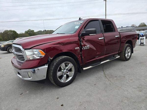 2017 RAM 1500 SLT CREW CAB 4X4 — Front 3/4