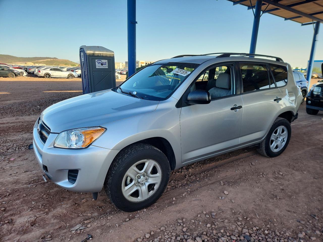 2012 TOYOTA RAV4 Standard — Front 3/4