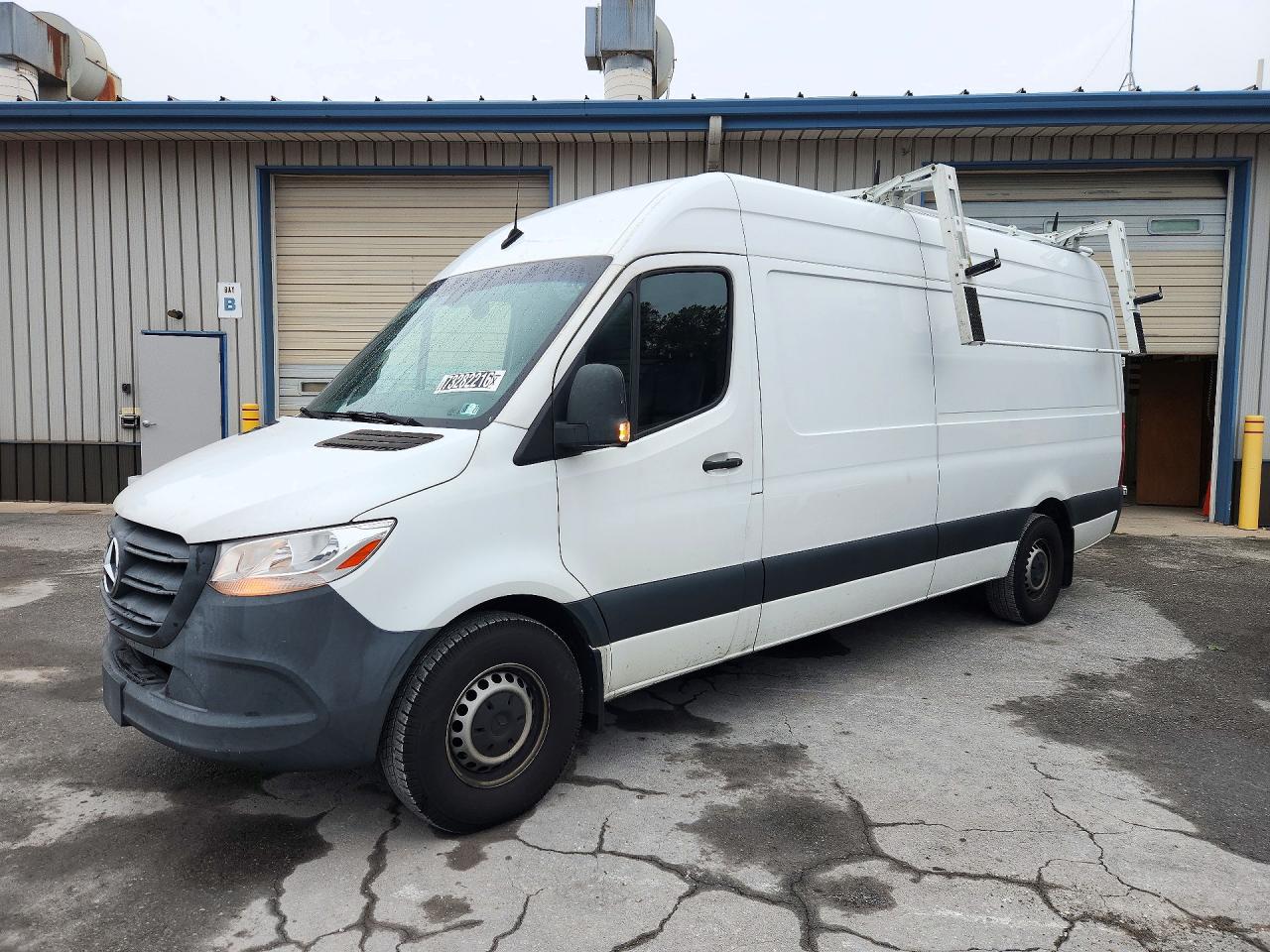 2022 MERCEDES-BENZ SPRINTER 907 (VS30) — Front 3/4