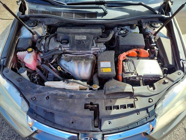 2015 TOYOTA CAMRY SOLA Hybrid — Engine bay