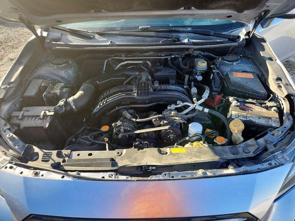 2019 SUBARU CROSSTREK — Engine bay