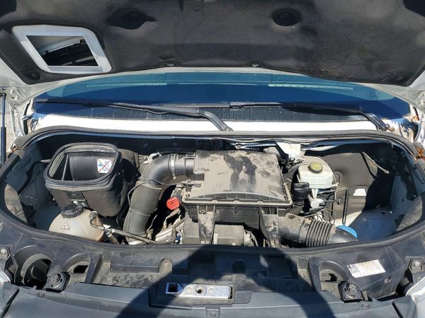 2019 MERCEDES-BENZ SPRINTER — Engine bay