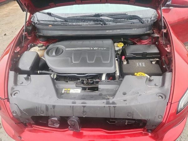 2017 JEEP CHEROKEE — Engine bay