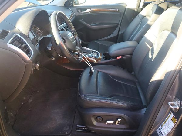 2017 AUDI Q5 quattro Premium Plus — DENT