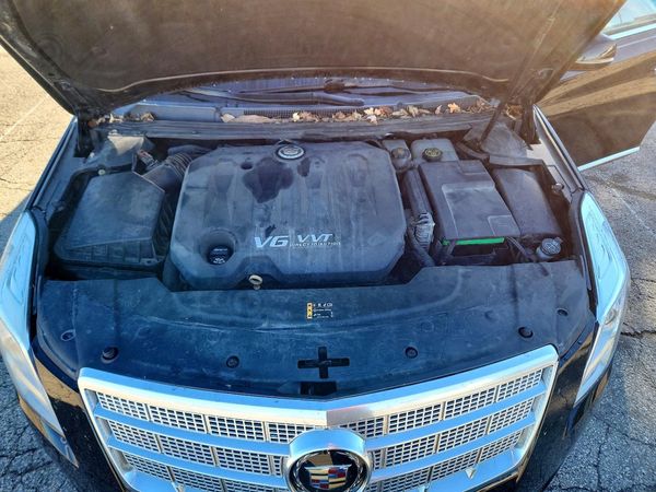 2013 CADILLAC XTS Platinum Collection — Engine bay