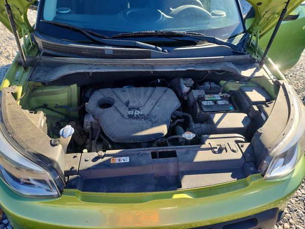 2016 KIA SOUL Plus — Engine bay