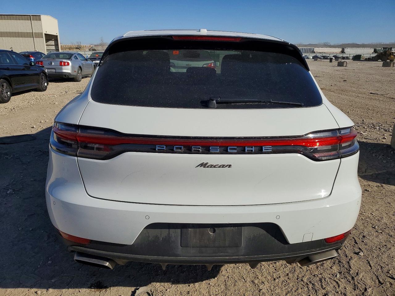 2021 PORSCHE MACAN Base