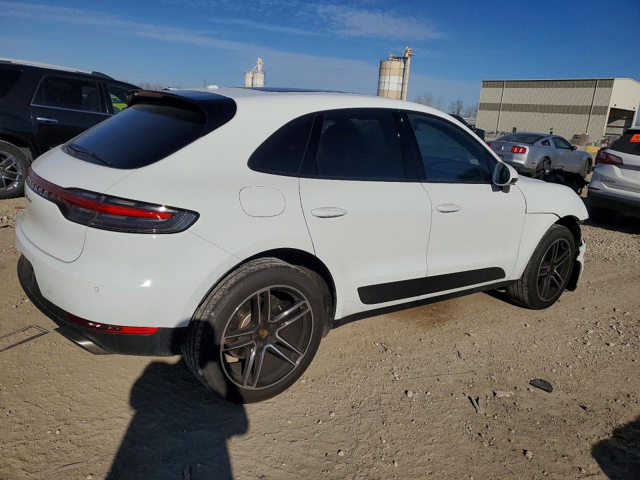 2021 PORSCHE MACAN Base
