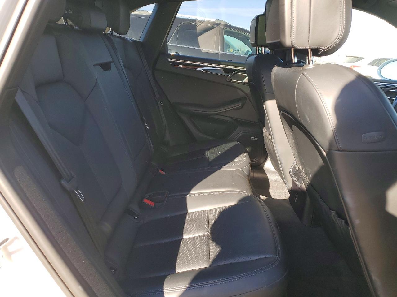 2021 PORSCHE MACAN Base