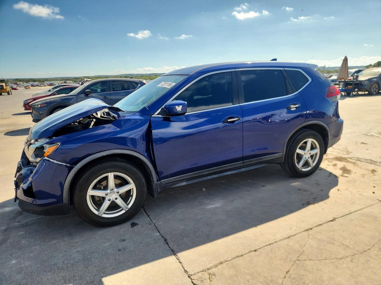 2018 NISSAN ROGUE — Front 3/4