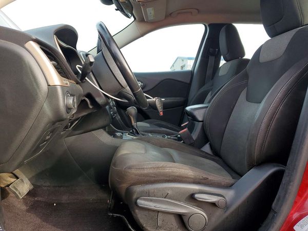 2016 JEEP CHEROKEE Sport — DENT