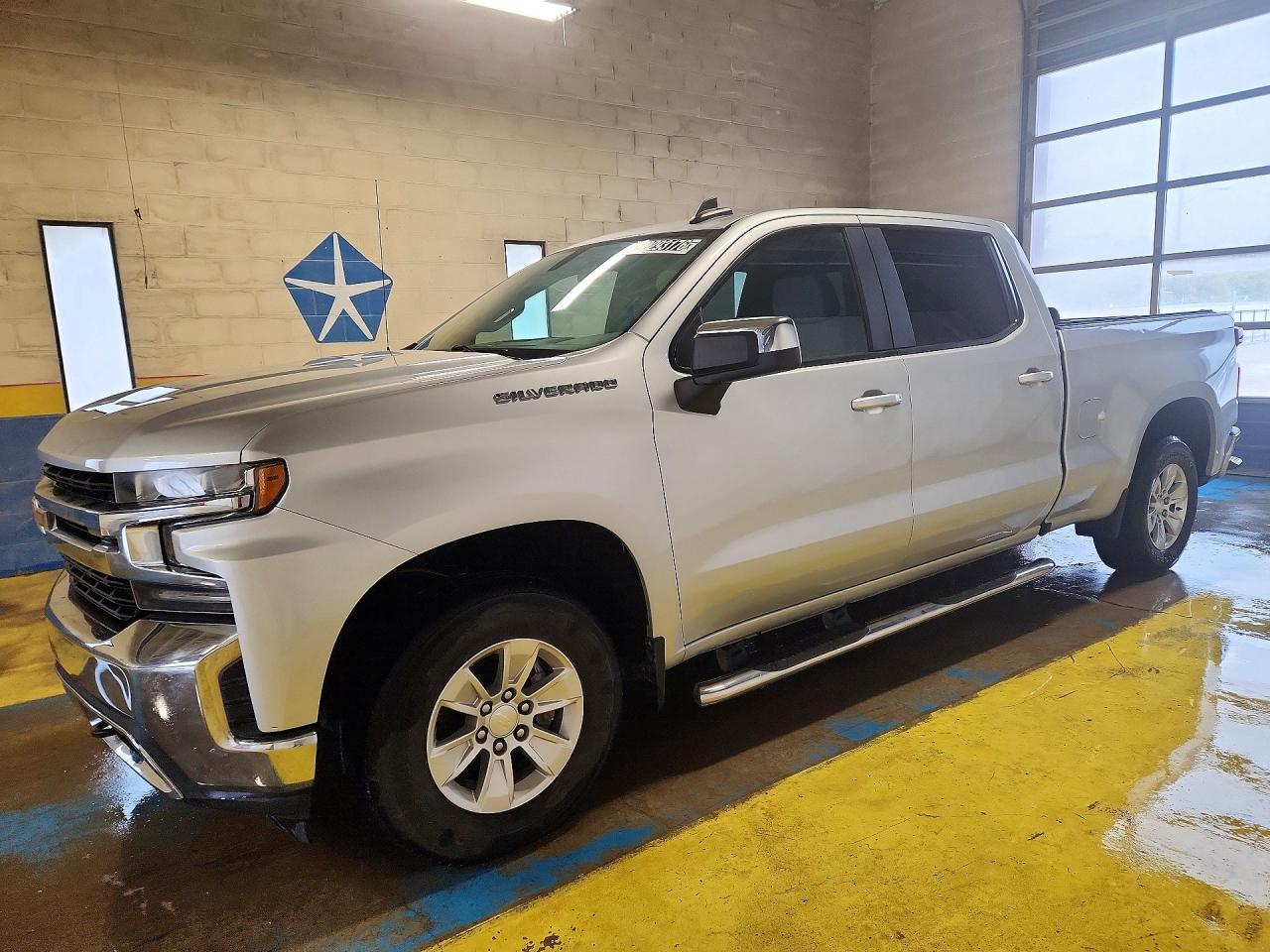 2021 CHEVROLET SILVERADO LT — Front 3/4