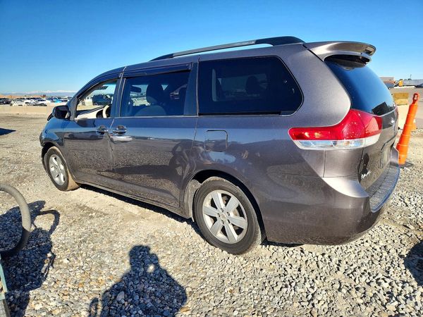 2012 TOYOTA SIENNA — DSRA