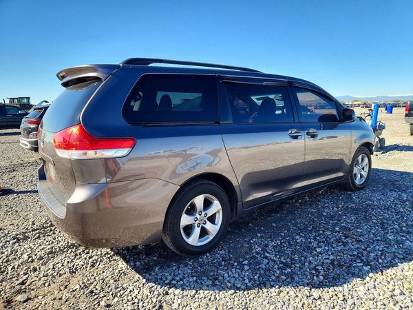 2012 TOYOTA SIENNA — PSRA