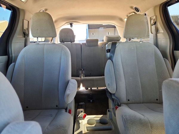 2012 TOYOTA SIENNA — SUVN