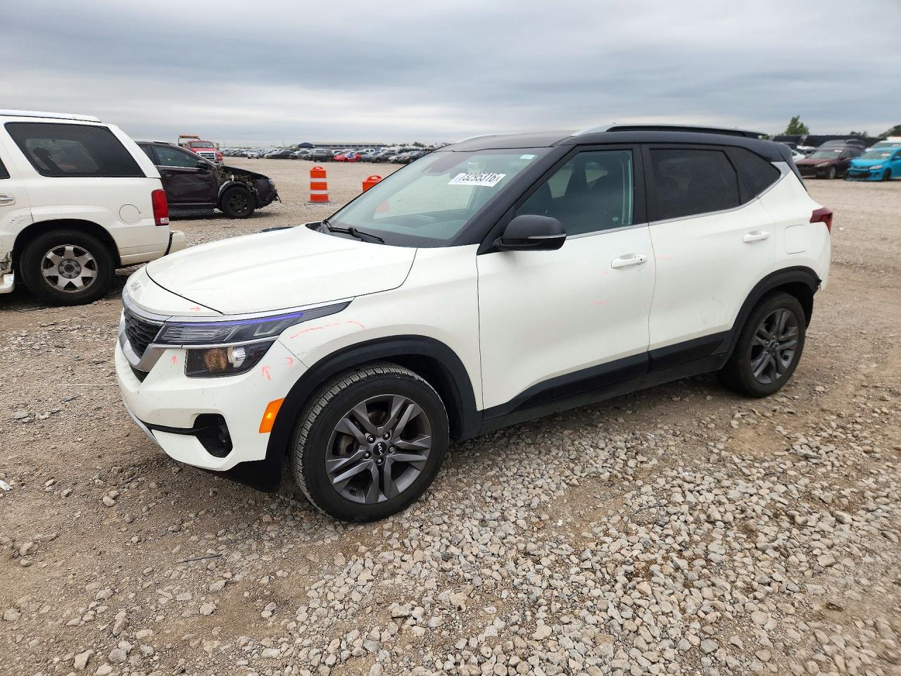 2022 KIA SELTOS — Front 3/4